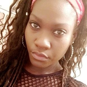 Meet your Posher, Ebony